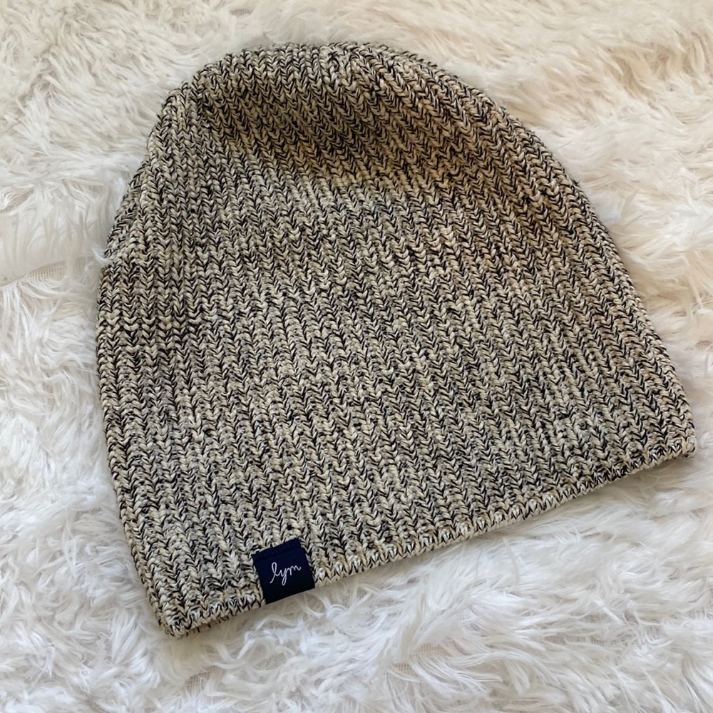 Love your Melon women’s black and white knit beanie hat one size